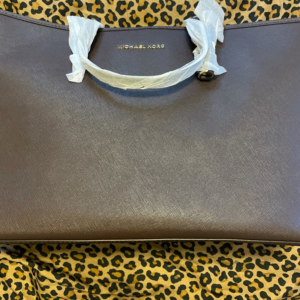 NWOT Michael Kors jet set seffiano medium tote dark brown / coffee brown